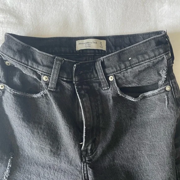 High Waisted Mom jeans - Abercrombie & Fitch - Picture 3 of 4